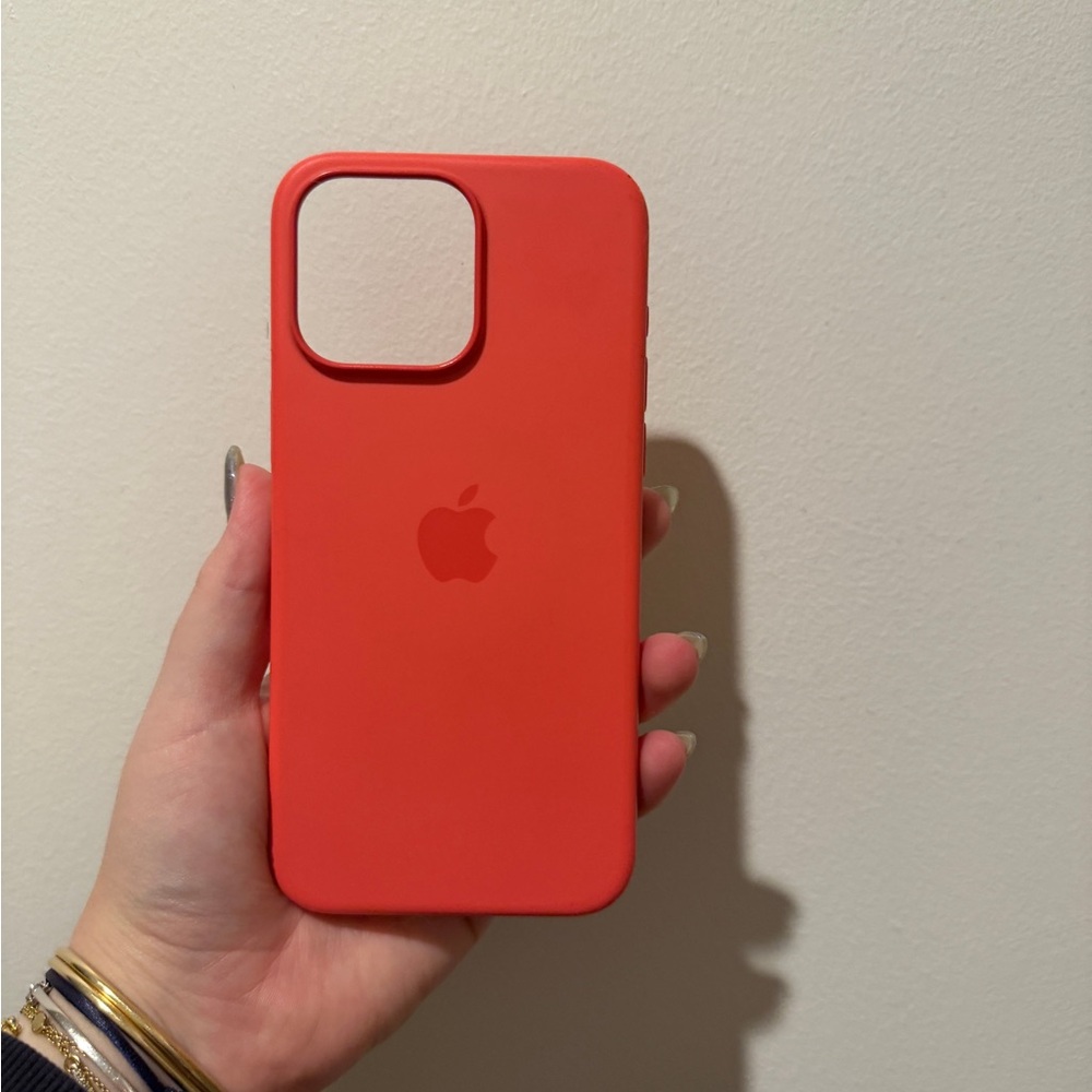 Apple iPhone 15 Pro Max Silicone Case - Guava